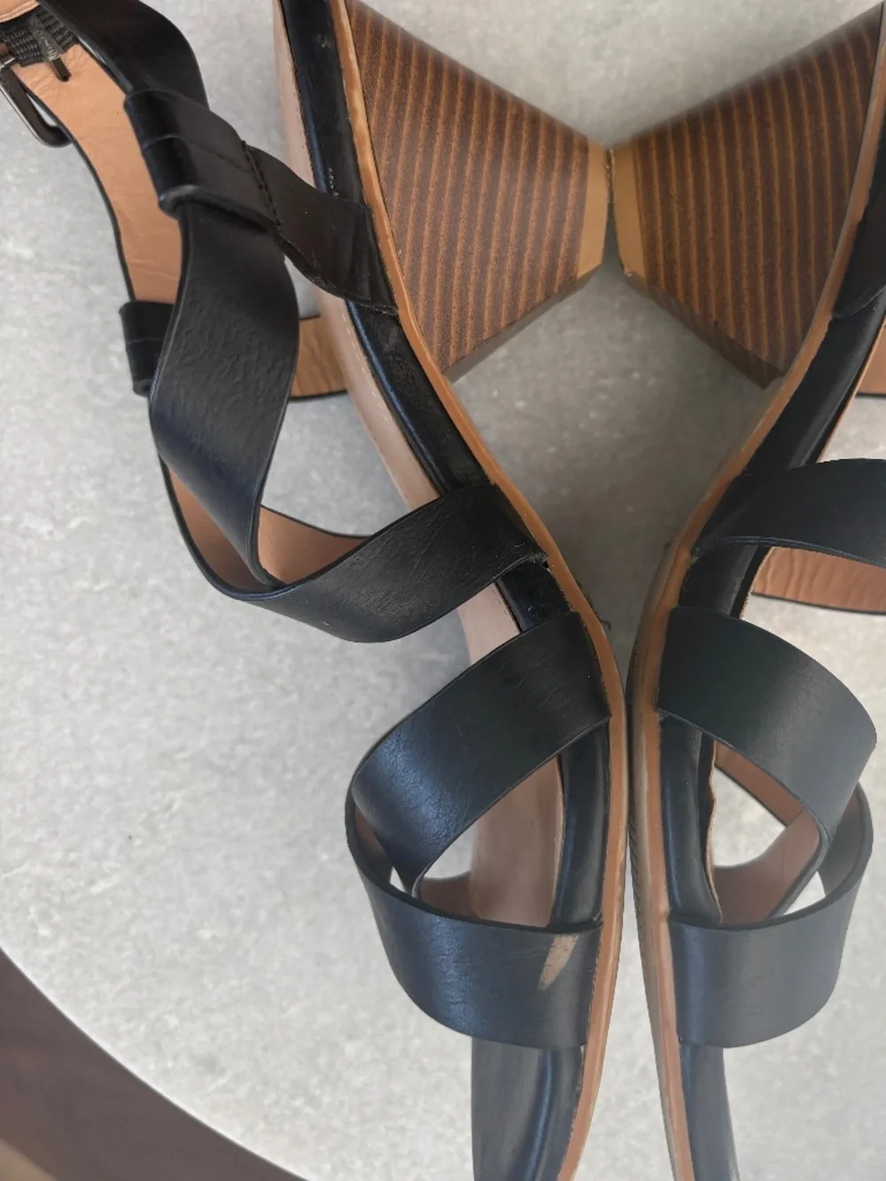 Feminine Abella Black Strappy Crisscross Sandals